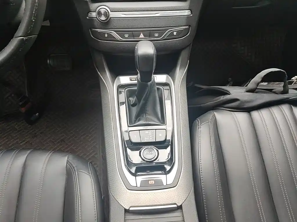 Peugeot 408 2019 360THP Auto Luxury Edition China VI фото 14