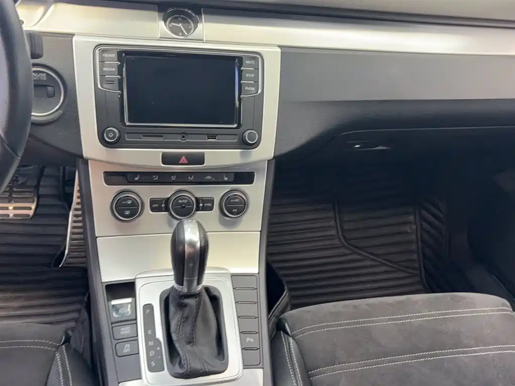 Volkswagen FAW-Volkswagen CC 2018 1.8TSI Premium фото 7