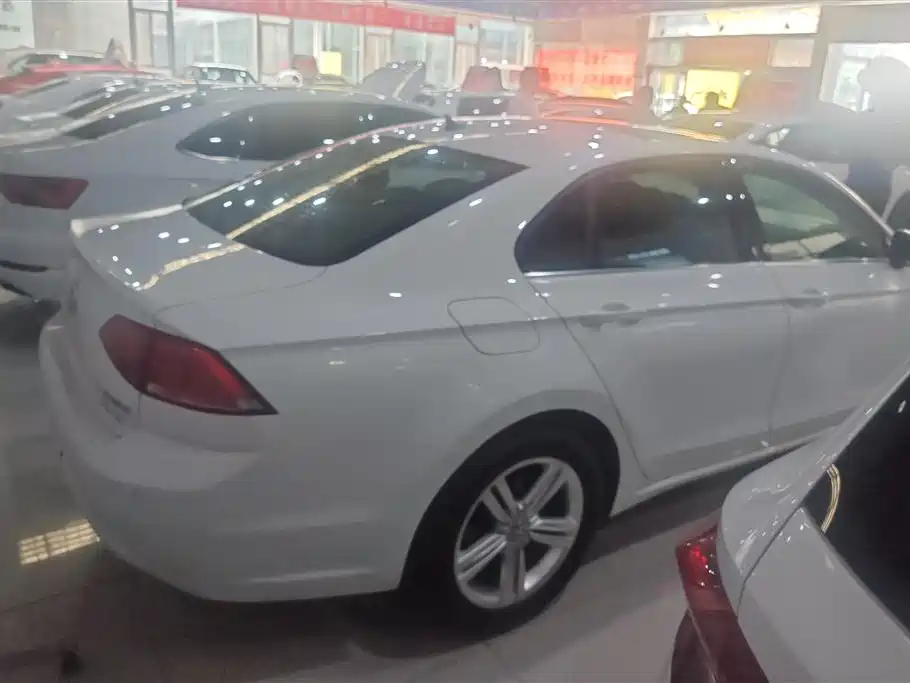Volkswagen Lamando 2015 280TSI DSG Comfort фото 3