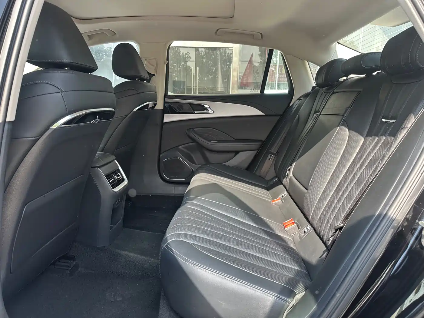 Hongqi H5 2023 1.5T DCT Smart Connect Joy Edition фото 8