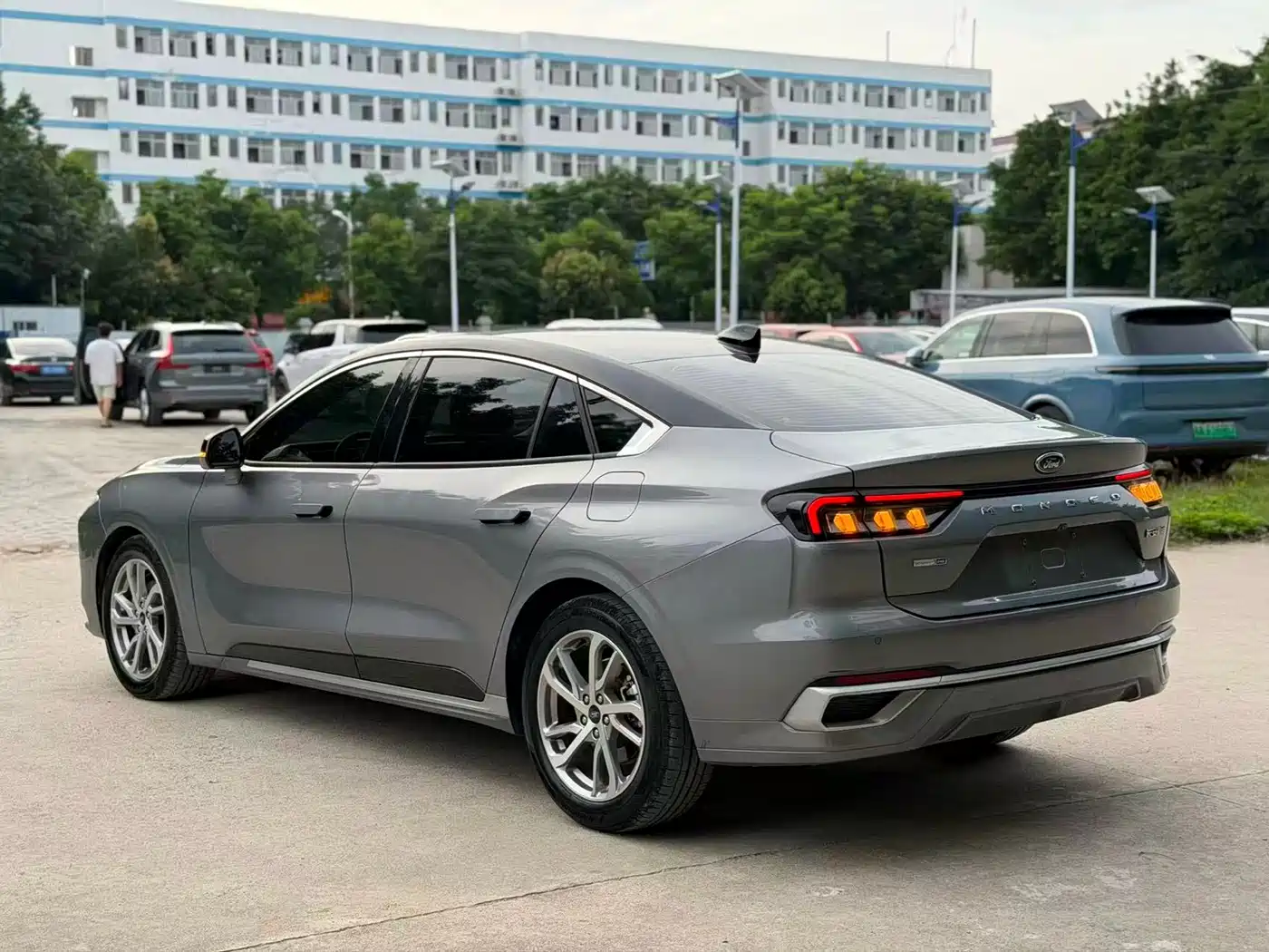 FORD MONDEO
