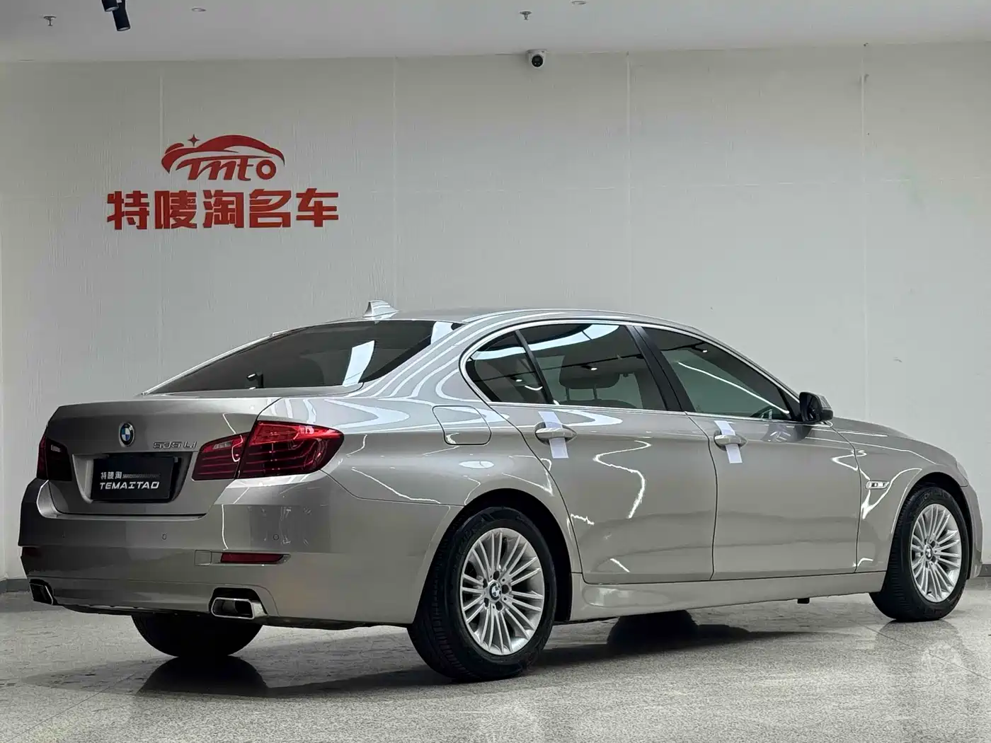 BMW 5 Series 2014 525Li Leading фото 6