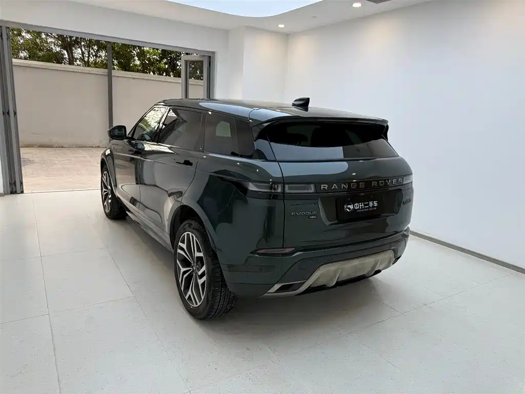 Land Rover Range Rover Evoque 2023 Range Rover Evoque L 249PS Luxury Edition фото 6