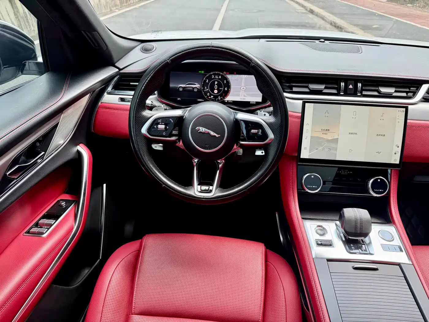Jaguar F-PACE 2021 250PS R-Dynamic S фото 27