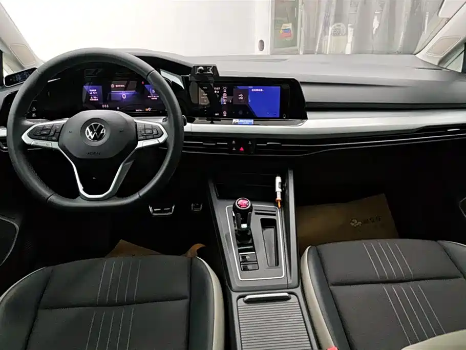 Volkswagen Golf 2023 Facelift 280TSI DSG Pro фото 12