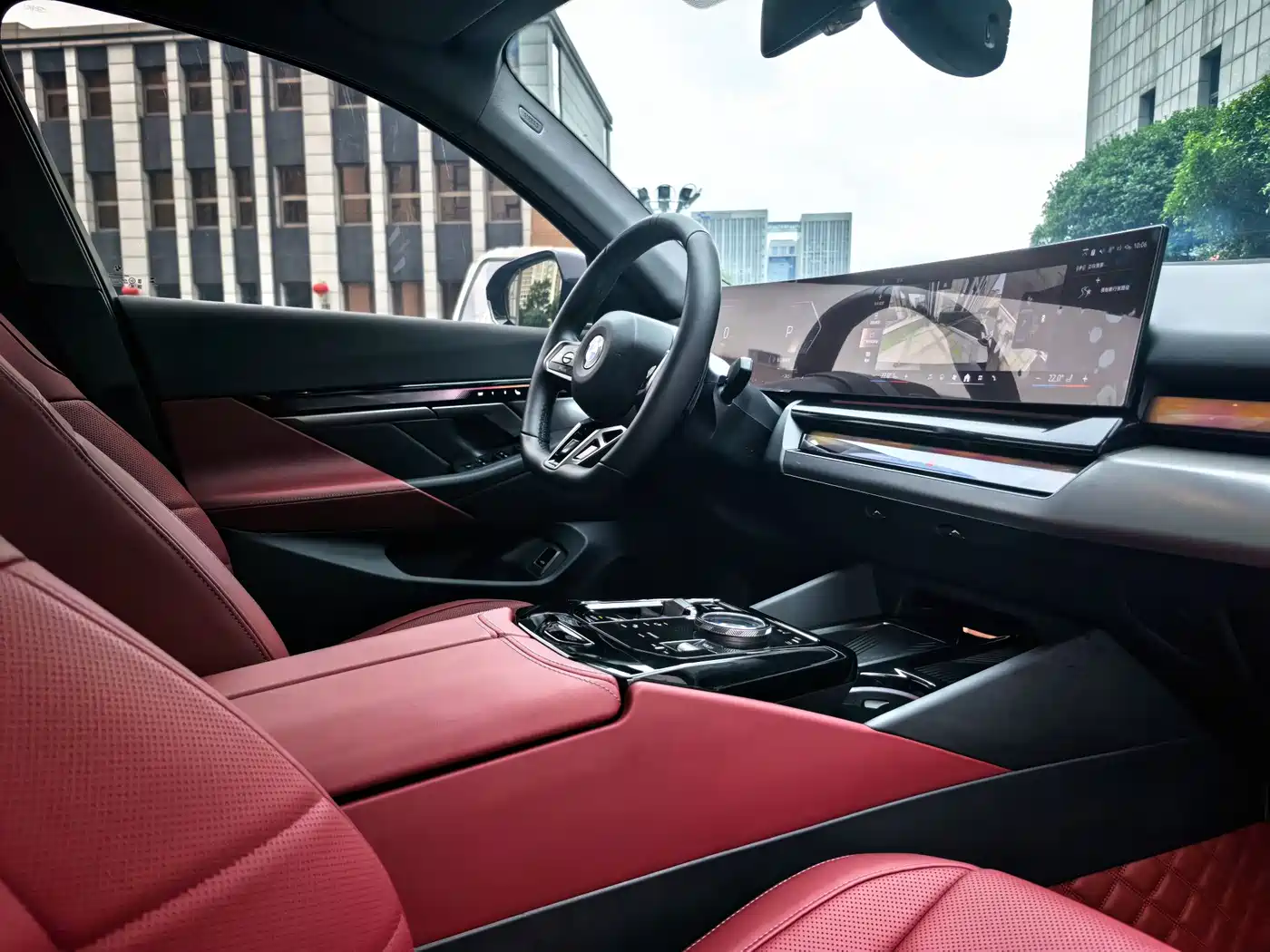 BMW 5 Series 2024 530Li Leading M Sport Package фото 14