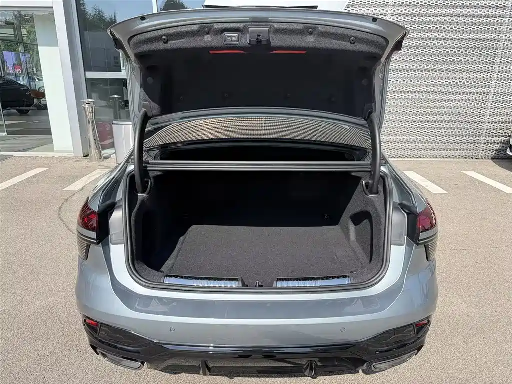 Photo 9 - Audi A6L