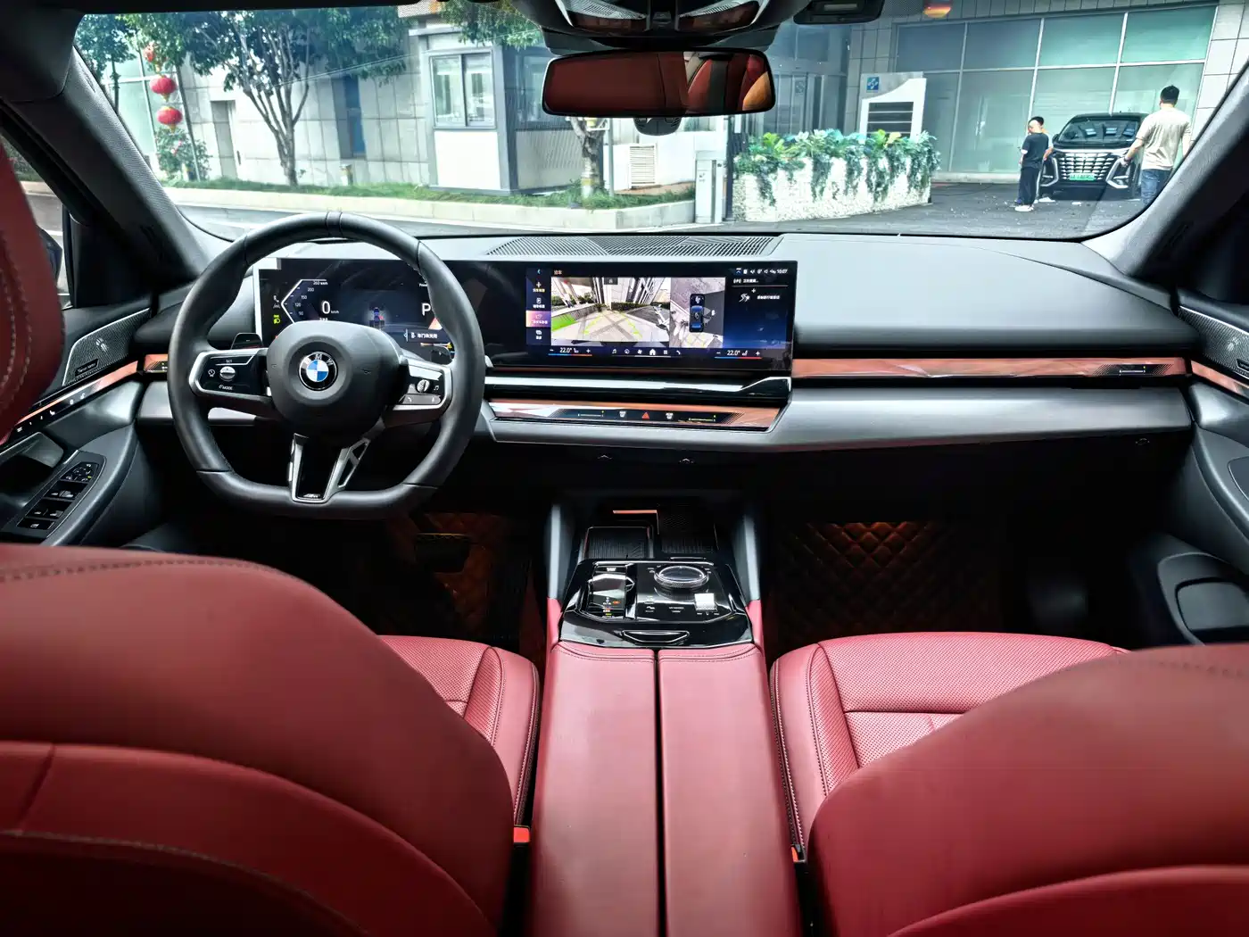 BMW 5 Series 2024 530Li Leading M Sport Package фото 17