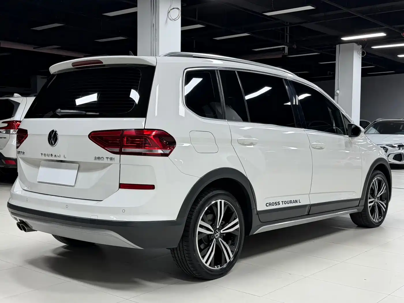 Volkswagen Touran 2022 Touran L 280TSI DSG Frontier Edition 7-seater фото 5