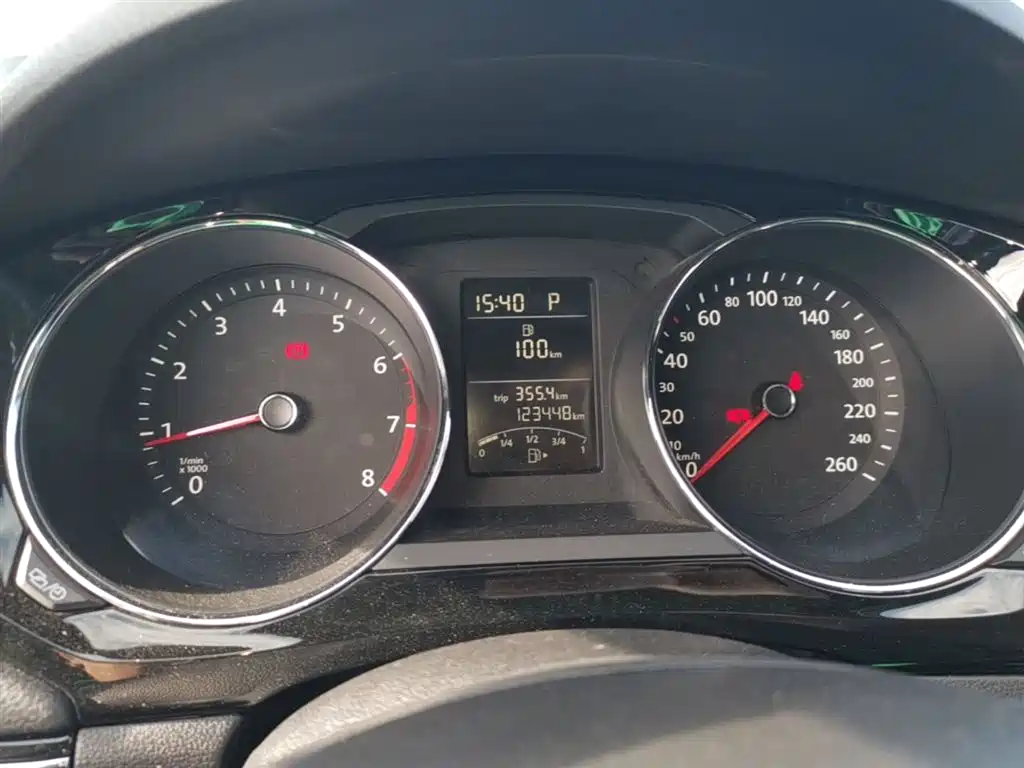 Volkswagen Sagitar 2018 1.6L Automatic Comfort фото 12