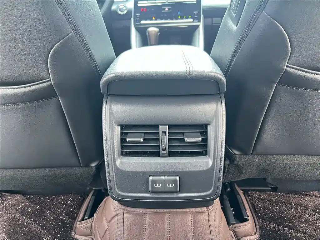 Toyota Avalon 2023 2.0L Luxury Edition фото 28