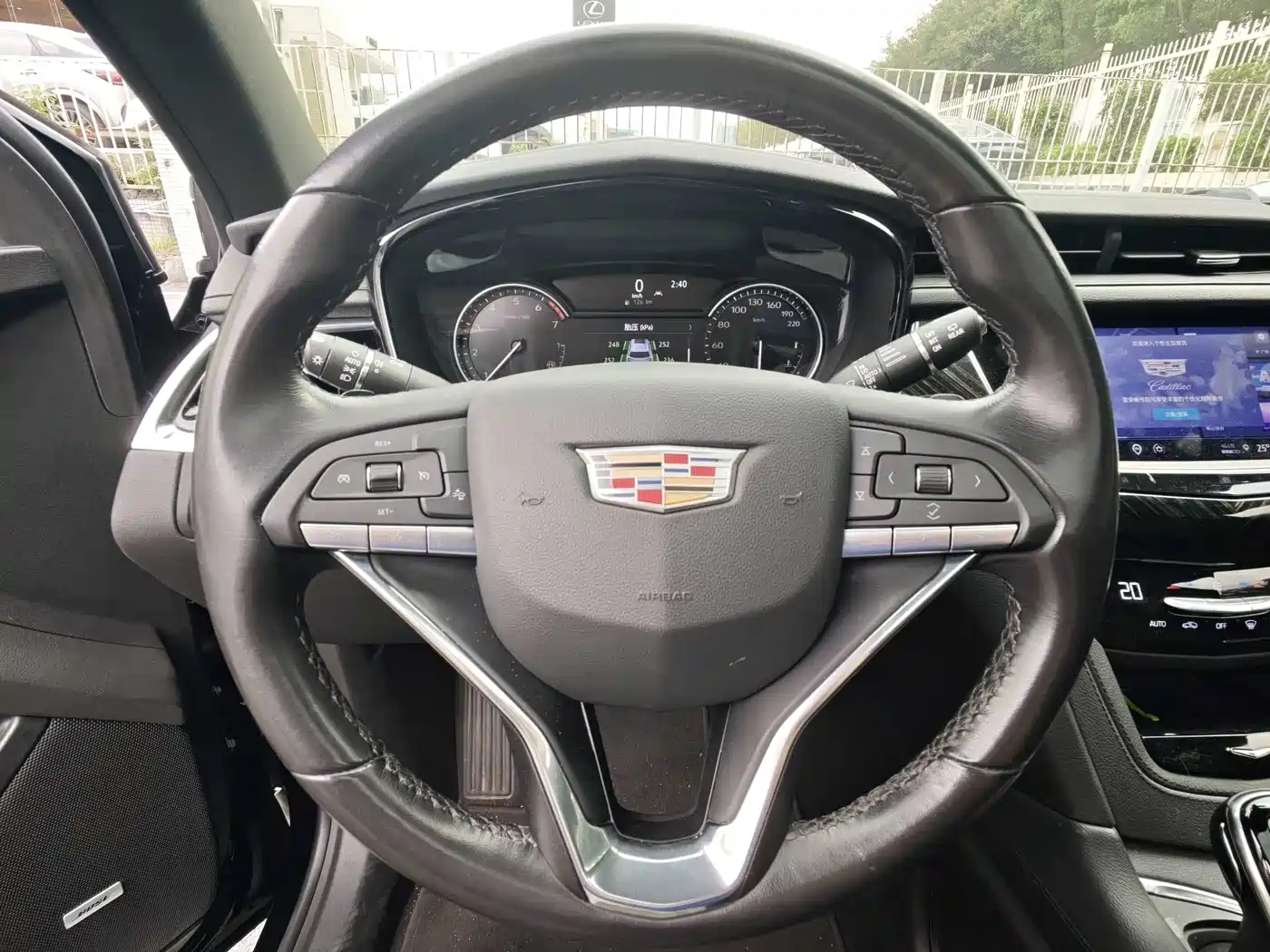 CADILLAC XT6