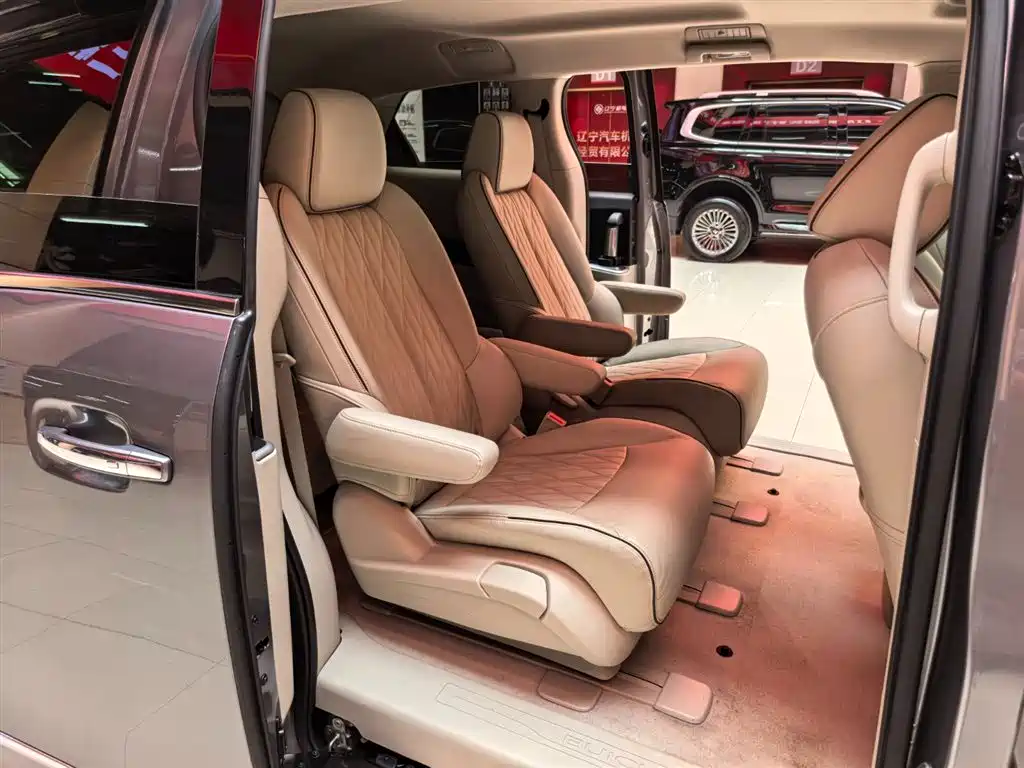 Buick GL8 2021 Land Business Class 652T Luxury фото 8