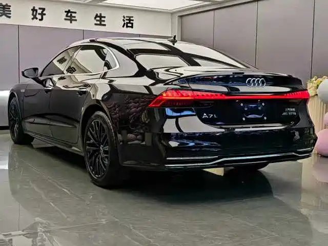 AUDI A7L