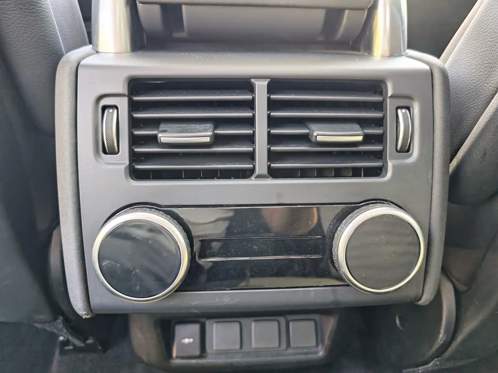 Photo 13 - Land Rover Discovery