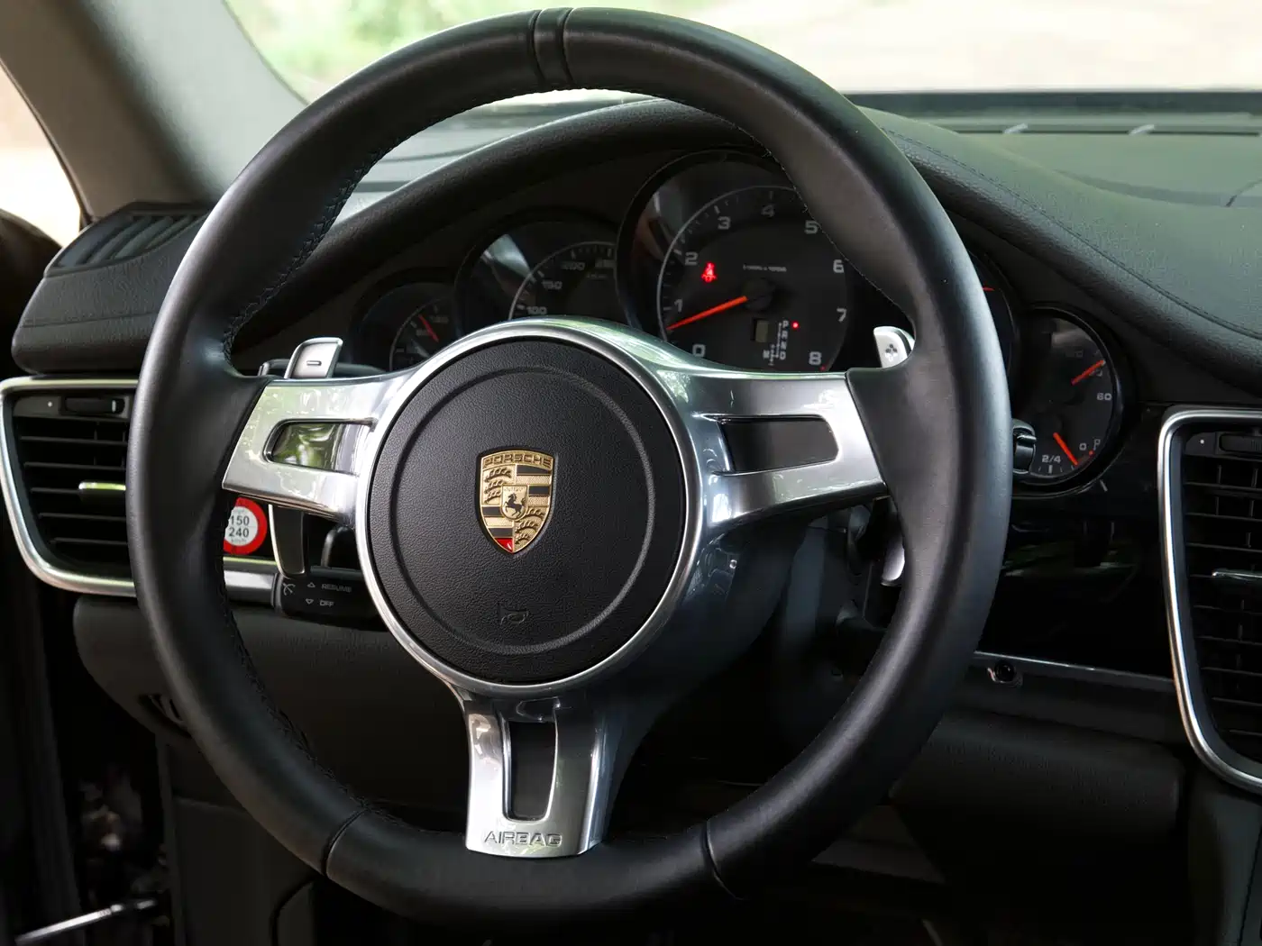 Фото 5 - Porsche Panamera