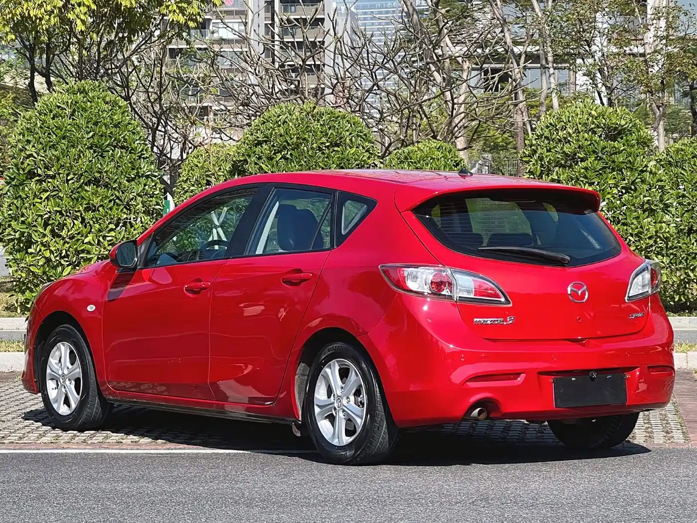 Mazda Mazda3 (Import) 2010 2010 Hatchback 1.6 Automatic Luxury