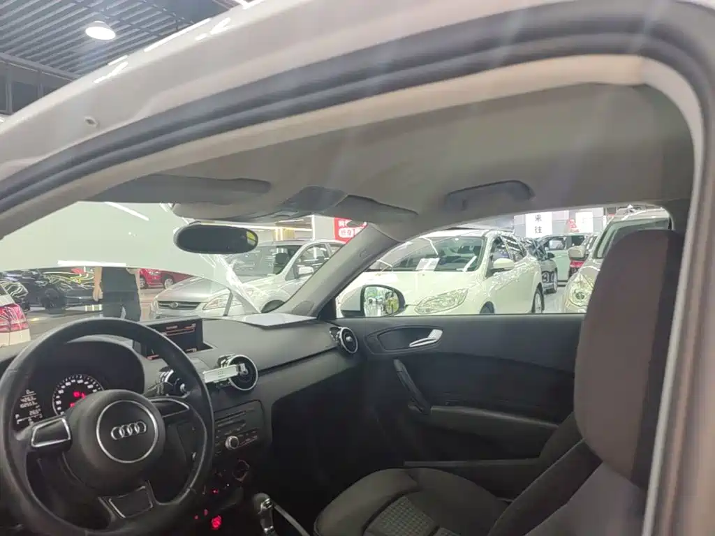 Audi A1 2015 2014 30 TFSI Fashion