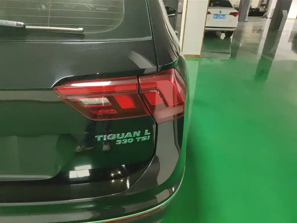 Volkswagen Tiguan L 2018 330TSI Automatic 2WD Luxury Edition фото 24