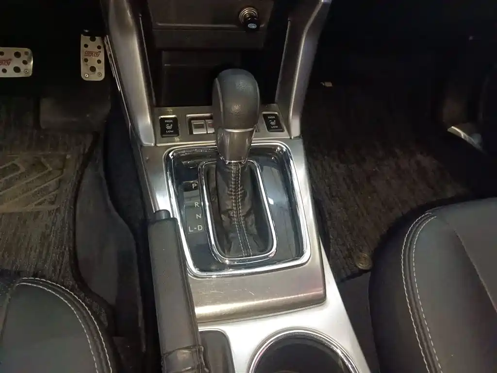 Subaru Forester 2013 2.5i Automatic Luxury Edition фото 14