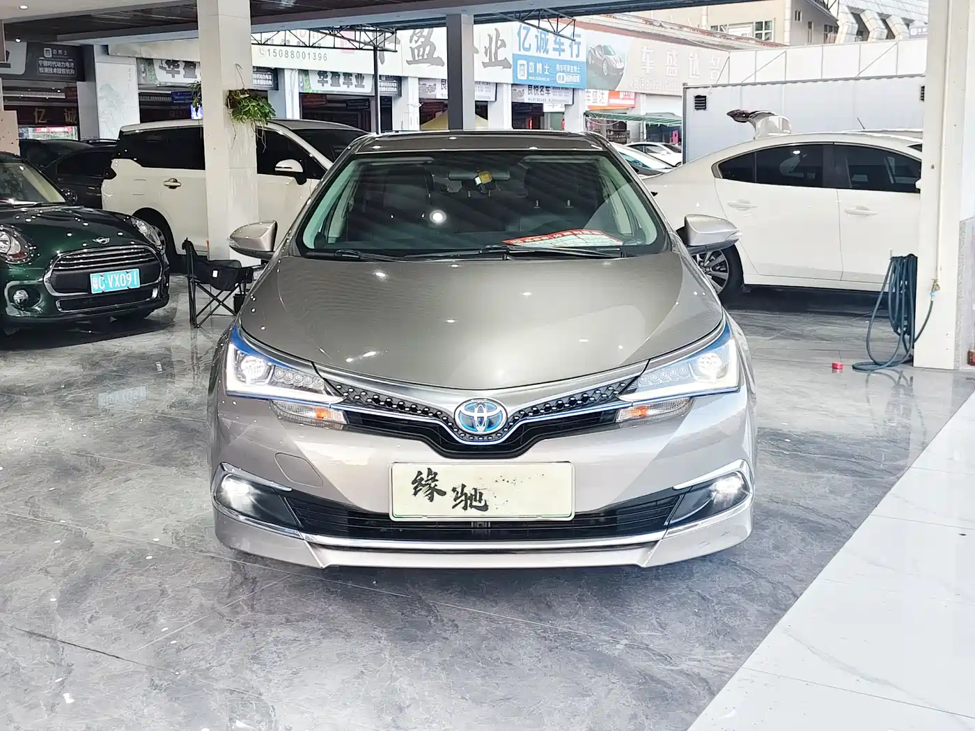 Toyota Corolla Twin Engine E+ 2020 1.8L E-CVT Comfort Edition фото 2