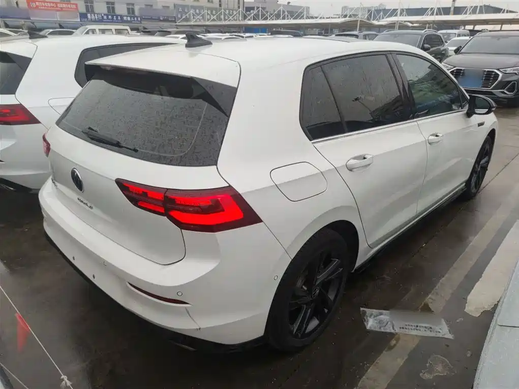 Volkswagen Golf 2023 280TSI DSG R-Line Lite фото 5