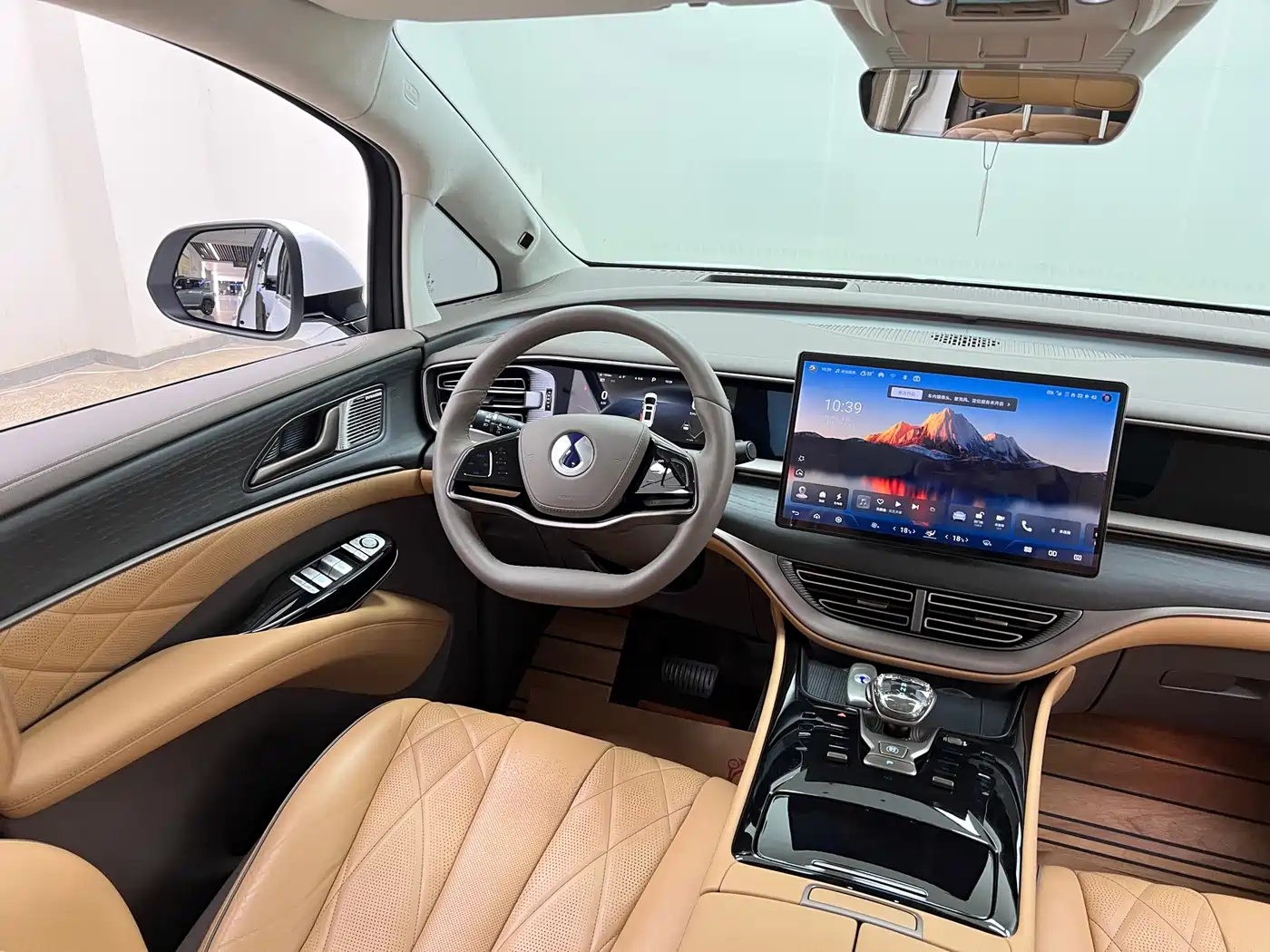 Denza D9 2022 DM-i 970 AWD Flagship фото 24
