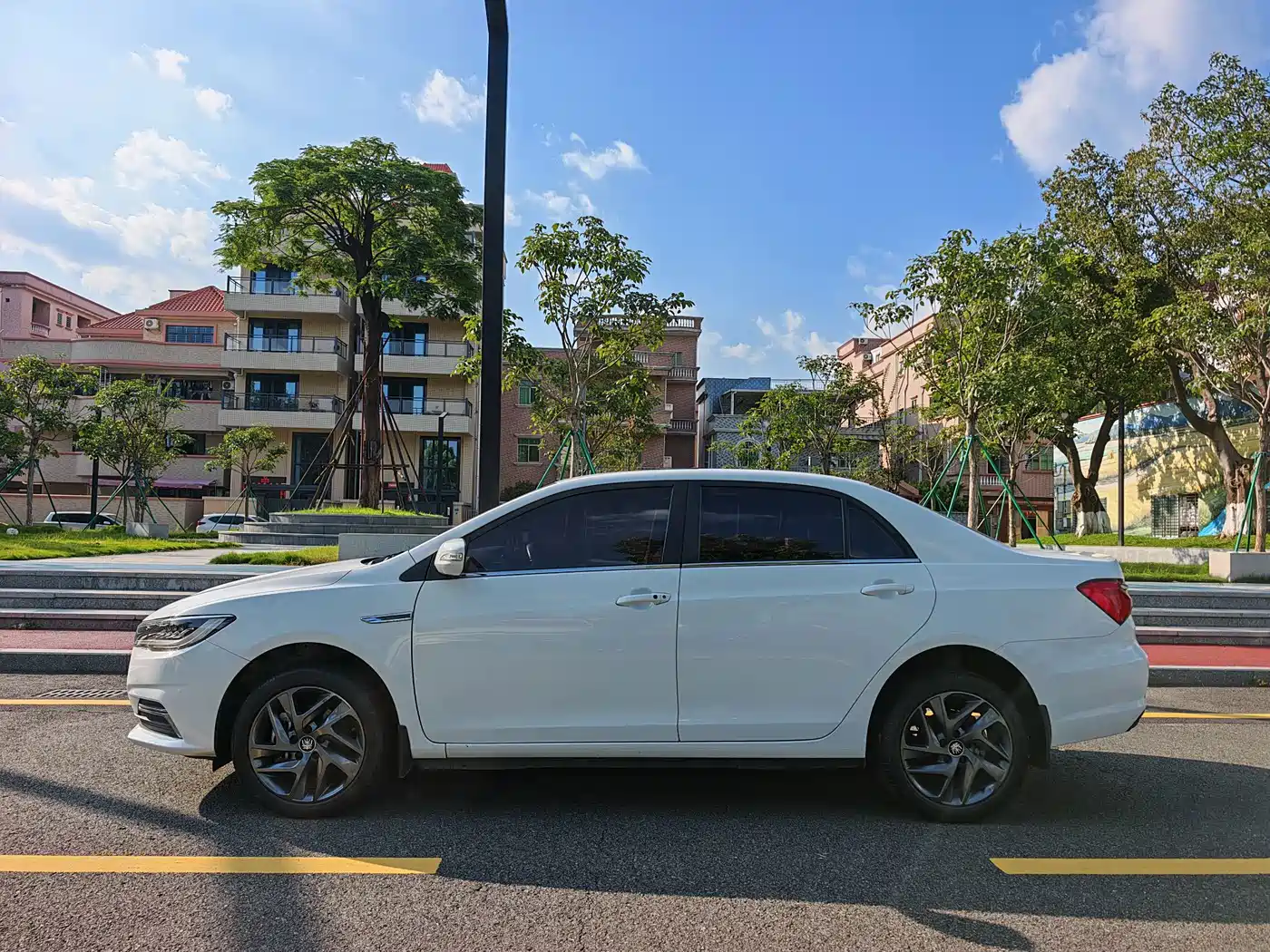 BYD Qin New Energy 2020 2019 Long Range Luxury Edition
