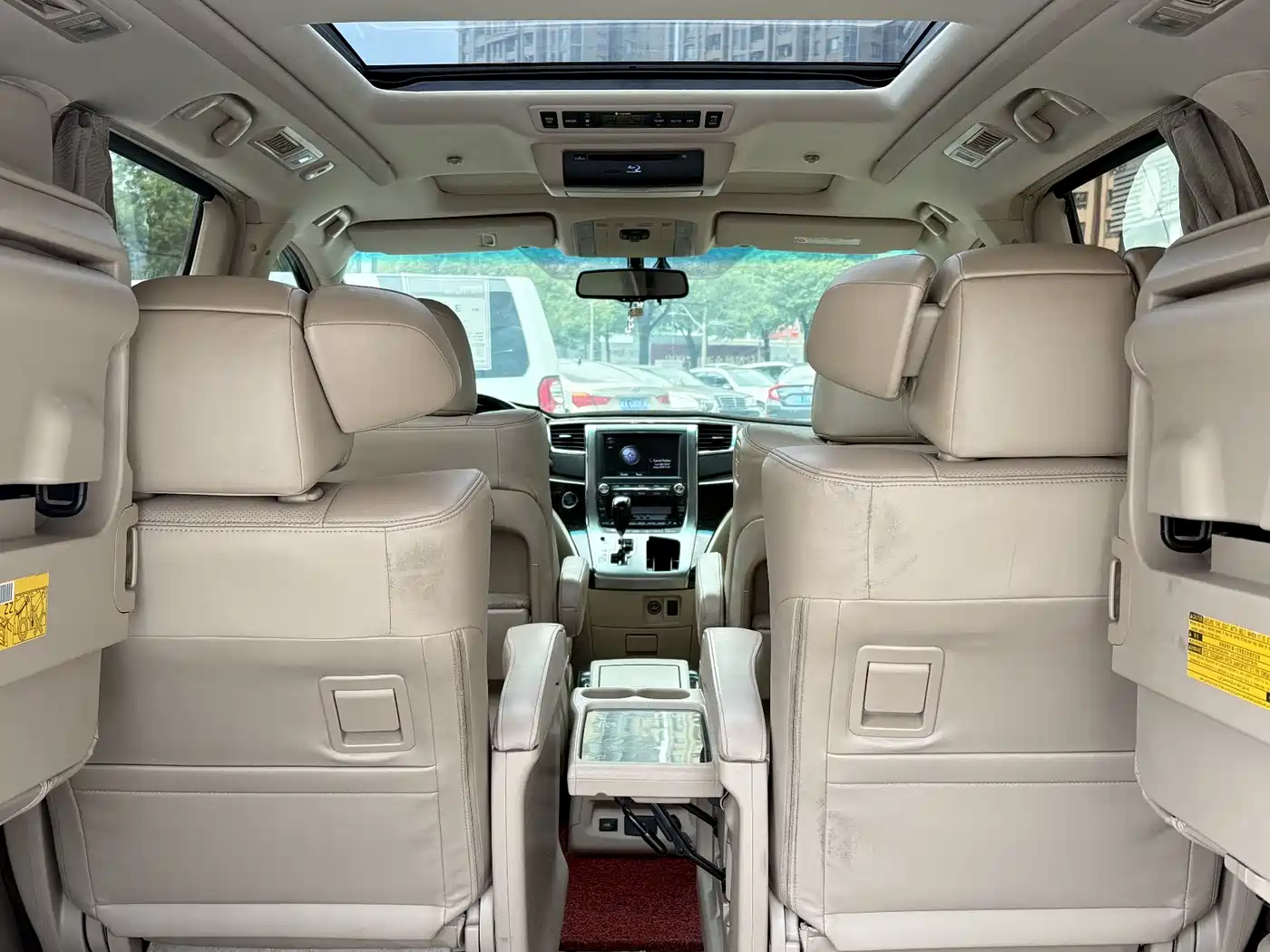 Toyota Alphard фото 20