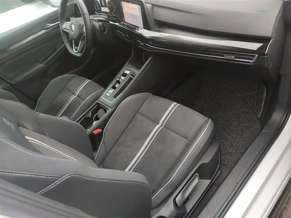 Volkswagen Golf 2023 280TSI DSG R-Line Lite фото 20