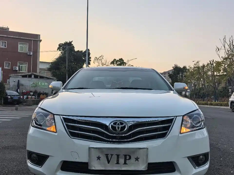 Toyota Camry 2013 200G Classic Luxury Edition фото 2