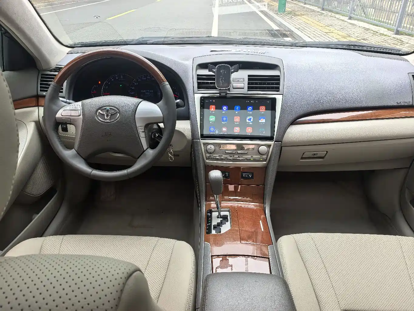 Toyota Camry 2013 200G Classic Luxury Edition фото 11