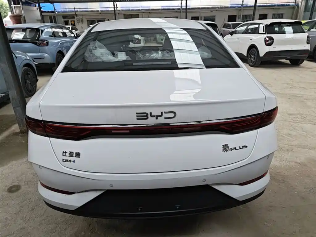 BYD Qin PLUS 2026 DM-i Smart Edition 128KM Progressive фото 6