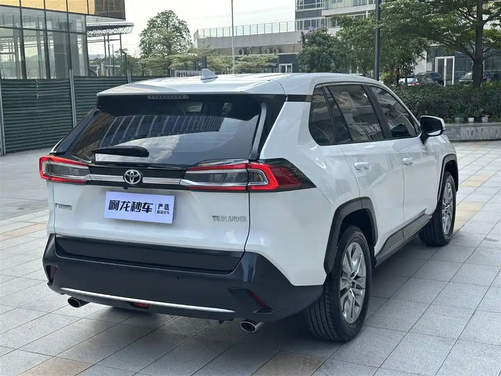 Toyota Wildlander 2022 2.0L CVT FWD Luxury PLUS Edition фото 23