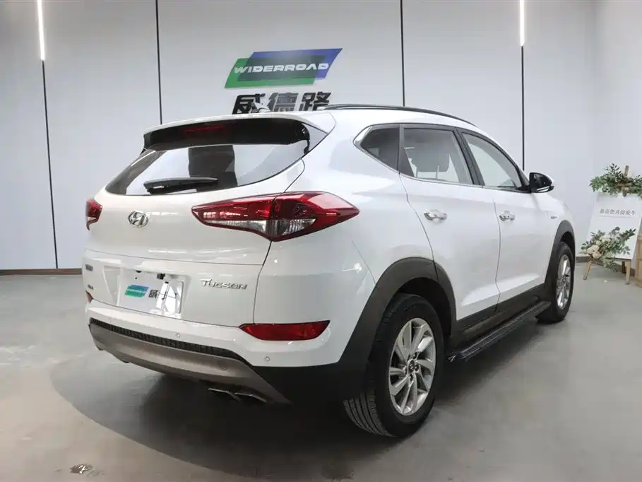Hyundai Tucson 2015 1.6T Dual Clutch 2WD Smart фото 4