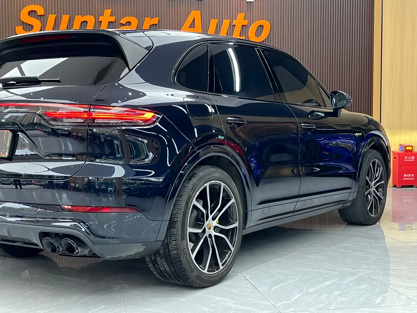 Porsche Cayenne New Energy 2023 Cayenne E-Hybrid 2.0T Platinum Edition фото 15