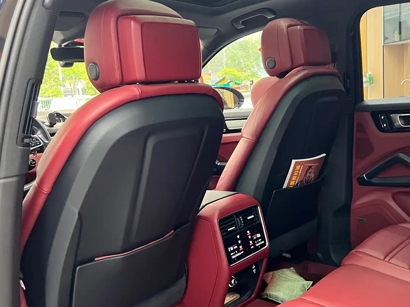 Porsche Cayenne New Energy 2023 Cayenne E-Hybrid 2.0T Platinum Edition фото 24
