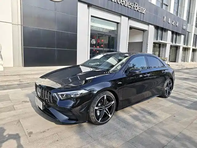 Mercedes-Benz A-Class AMG 2025 AMG A 35 L 4MATIC фото 2