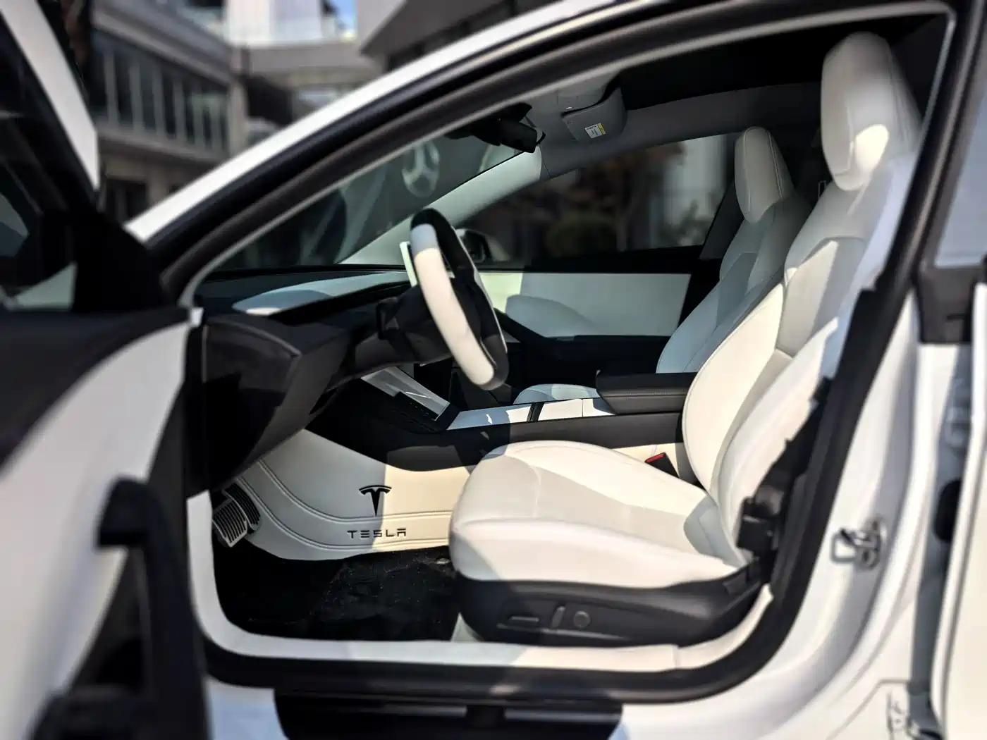 Tesla Model 3 2026 2025 Model Year Facelift Rear-Wheel Drive