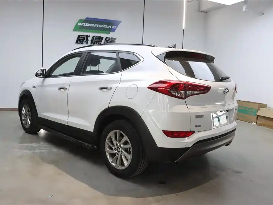 Hyundai Tucson 2015 1.6T Dual Clutch 2WD Smart фото 5