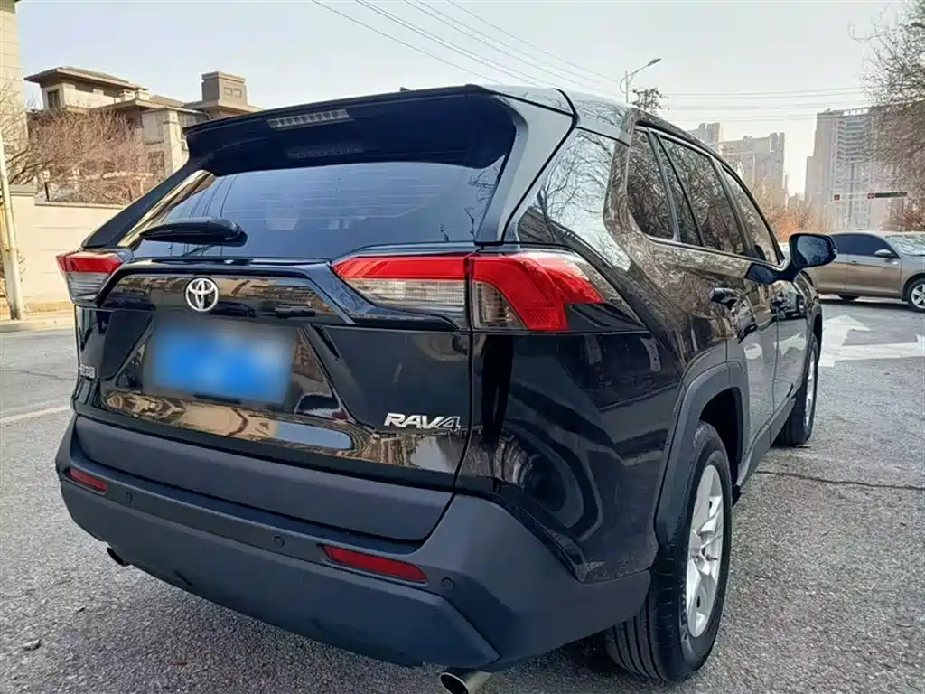 Toyota RAV4 Rongfang 2022 2.0L CVT 2WD Urban Edition фото 8