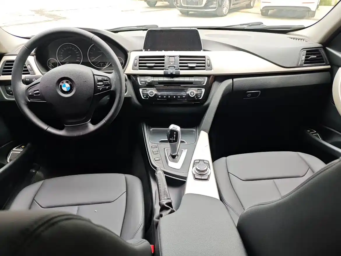 BMW 3 Series 2016 320Li Fashion Model фото 5
