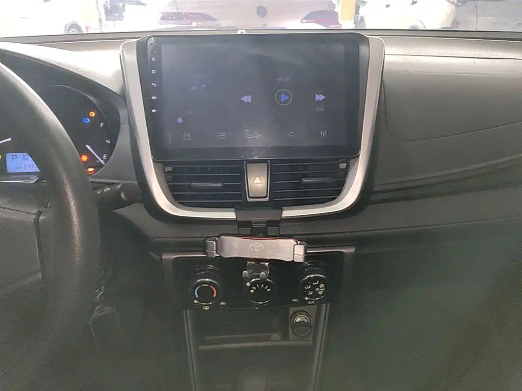 Toyota YARiS L Zhi Xiang 2017 1.5E CVT Charming Edition фото 13