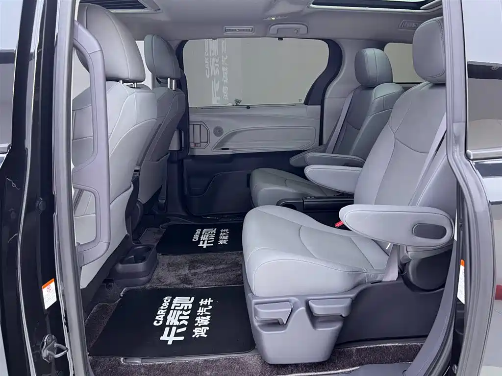 Toyota Granvia 2024 2.5L Hybrid Premium PLUS фото 16