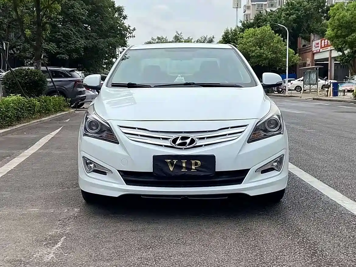 Hyundai Verna 2016 1.4L Manual Smart GLS фото 2