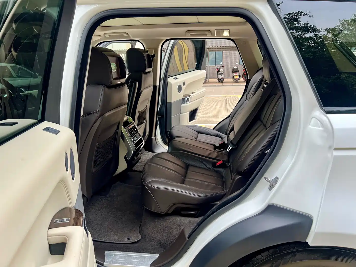 Land Rover Range Rover Sport 2016 Model 3.0 SC V6 HSE фото 7