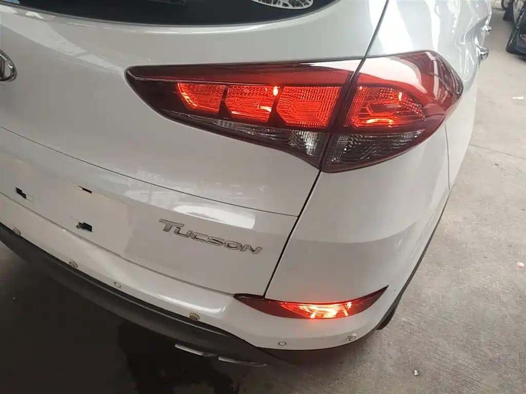 Hyundai Tucson 2015 1.6T Dual Clutch 2WD Smart фото 8