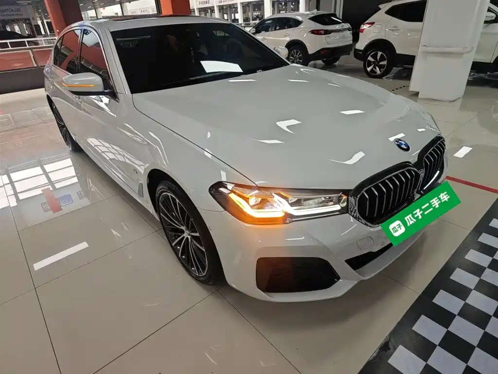 BMW 5 Series 2022 Facelift 530Li Leading M Sport Package фото 4