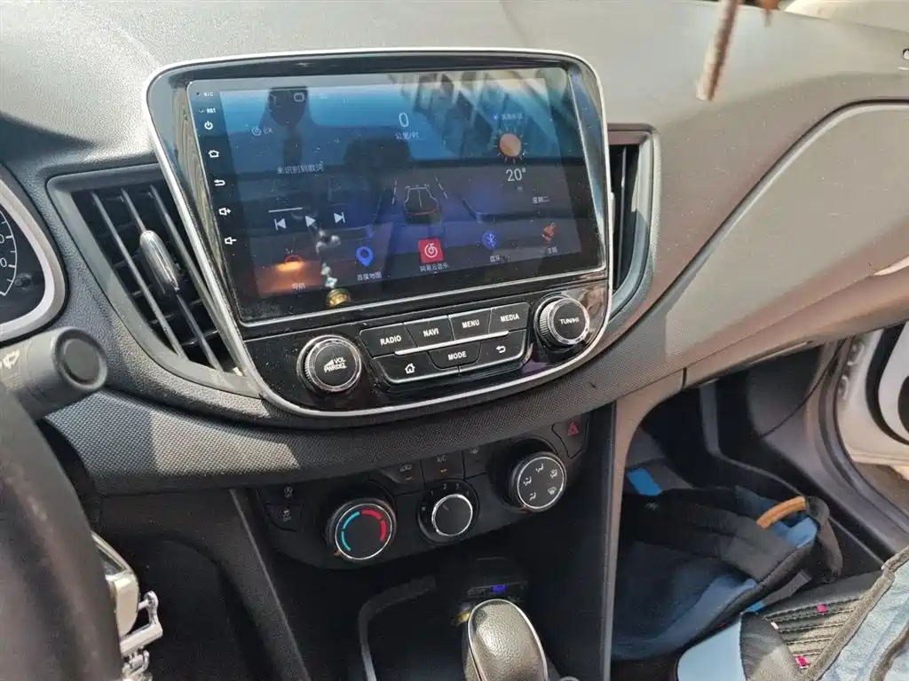 Chevrolet Cavalier 2018 320 Auto Enjoy Sunroof Edition фото 6