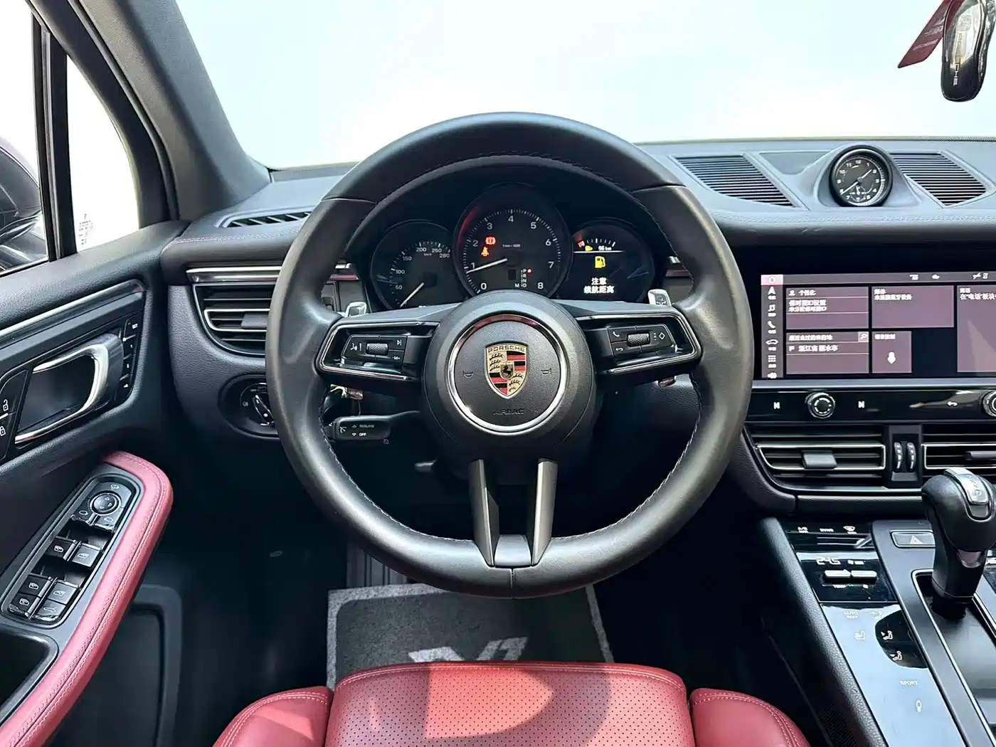 Porsche Macan 2023 Macan 2.0T фото 14